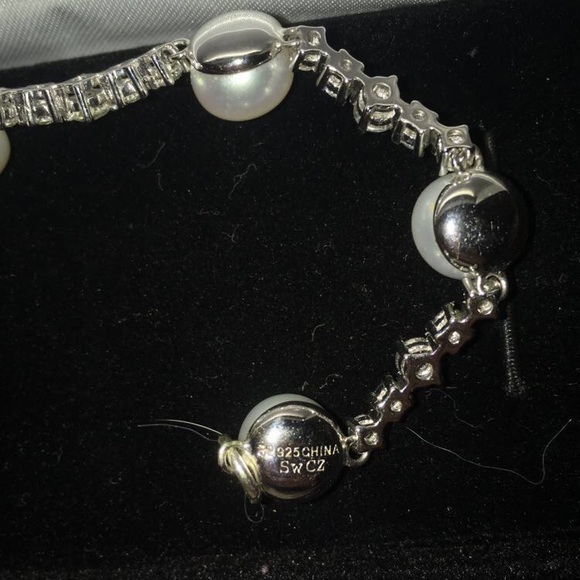 💕KAYS PEARL AND DIAMOND BRACELET💕 - Picture 2 of 3